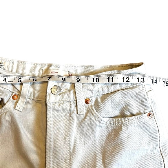 Levi's Wedgie Icon Fit in Neutral Ground - Picture 14 of 16